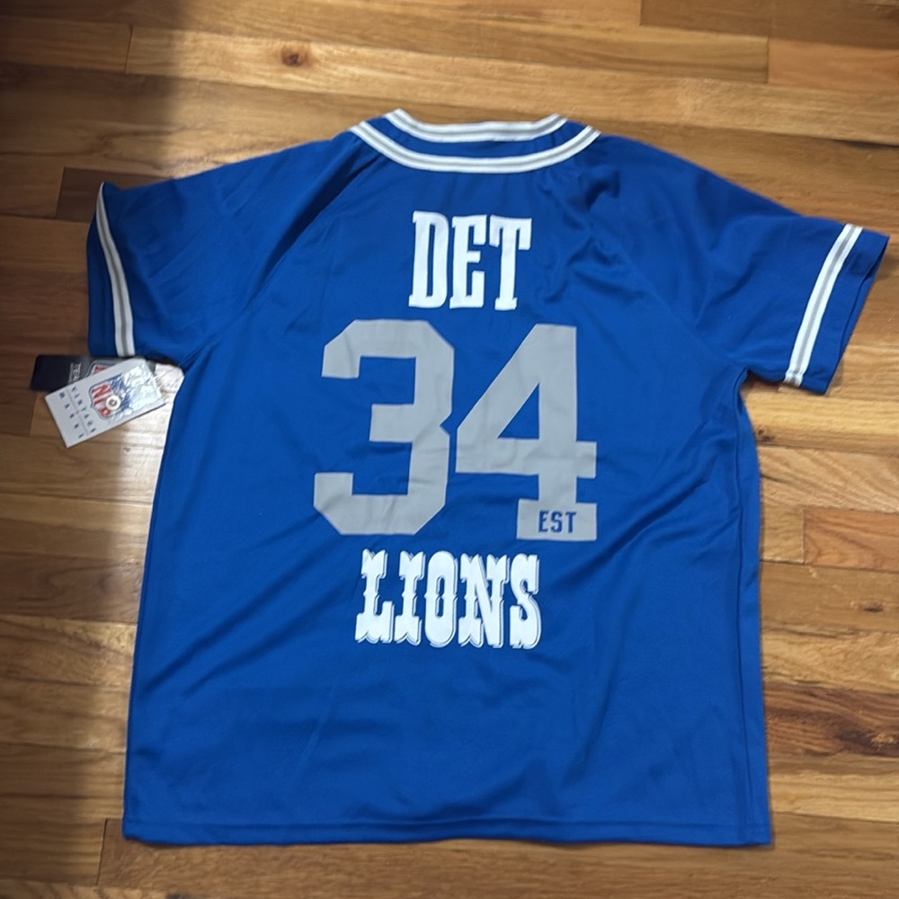 Brand new Detroit lions button up top - Picture 2 of 2